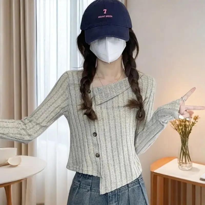 Gray Casual Commuter Long Sleeve Open Cardigan Knitted Top Women's Fashion Design Sense Irregular Slim Fit Base Shirt
Gray Casual Commuter Long Sleeve Open Cardigan Knitted Top Women's Fashion Design Sense Irregular Slim Fit Base Shirt