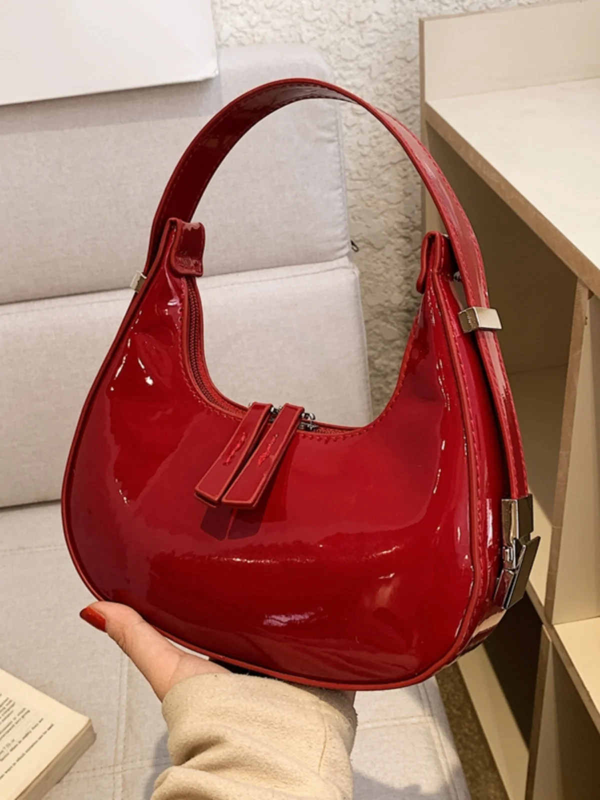 2024 Summer Underarm Bags For Women Simple Solid Color Daily Commuting Handbags Casual High Quality PU Leather Shoulder Bags
2024 Summer Underarm Bags For Women Simple Solid Color Daily Commuting Handbags Casual High Quality PU Leather Shoulder Bags