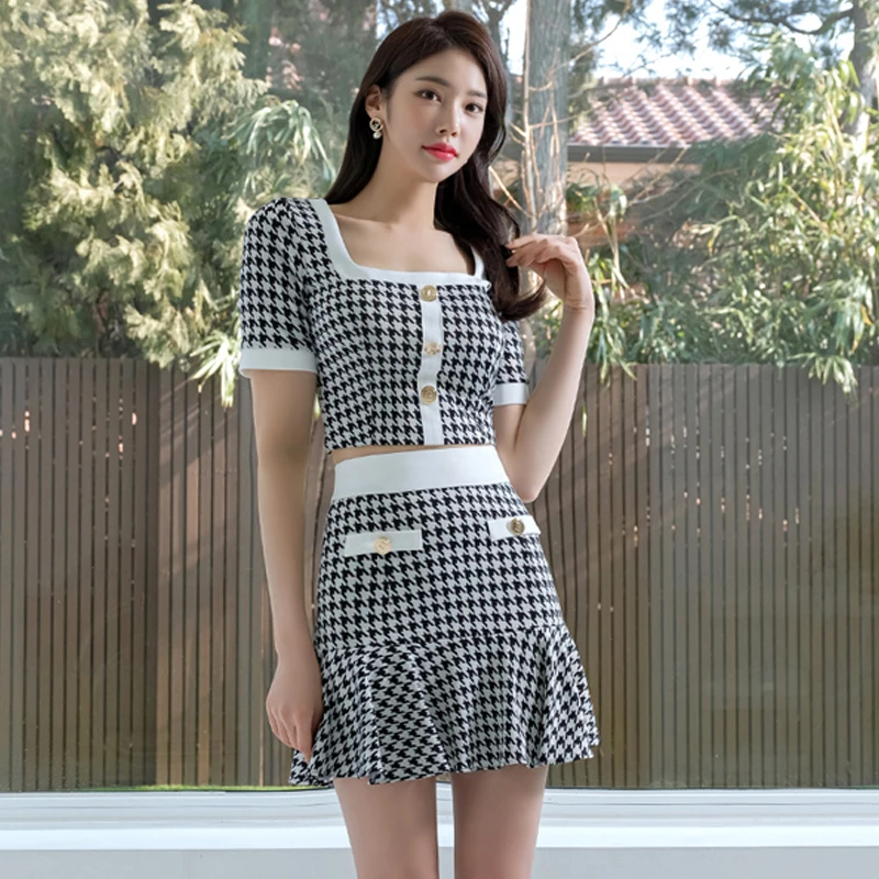 Summer High Waist Fish Tail Skirt Set Women's Fashion Korean Style Square Collar Plaid Top And Skirt Two Piece Set
Summer High Waist Fish Tail Skirt Set Women's Fashion Korean Style Square Collar Plaid Top And Skirt Two Piece Set