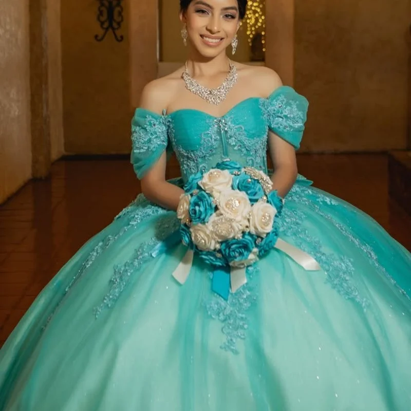 Lake blue Quinceanera Dress off-shoulder glitter flower decal Long tail Bow vestidos de 15 Quinceanera Customize
Lake blue Quinceanera Dress off-shoulder glitter flower decal Long tail Bow vestidos de 15 Quinceanera Customize