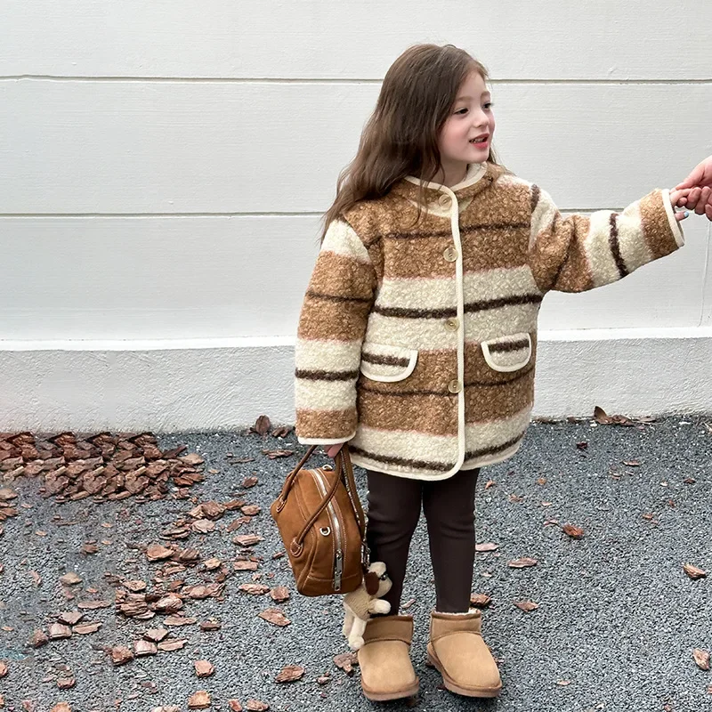 Girls Coat 2024 Winter New Childrens Clothes Girls Baby Foreign Style Retro Striped Hooded Coat Casual Simple and Daily
Girls Coat 2024 Winter New Childrens Clothes Girls Baby Foreign Style Retro Striped Hooded Coat Casual Simple and Daily