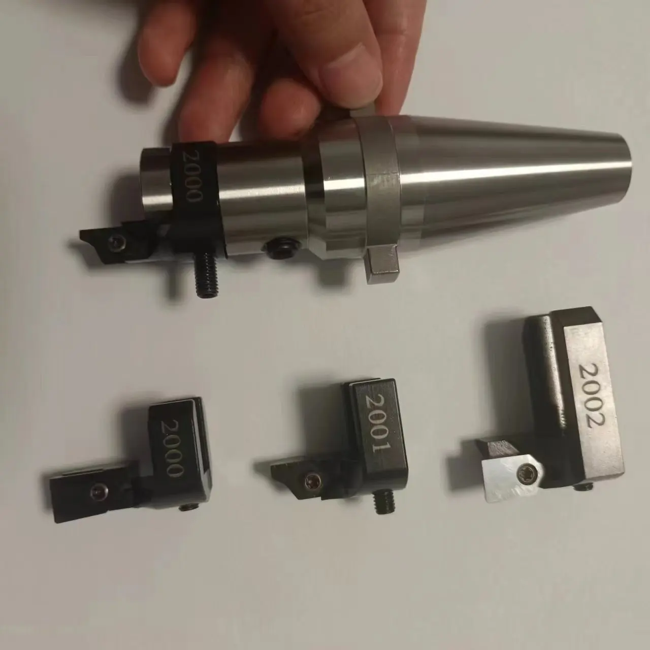 Universal SERDI Series 9.5MM 2000 2001 2002 Cutting Bit Holder for Valve Seat A1 A2 Inserts 5100 Tool Holder CNC Lathe Tool Set
Universal SERDI Series 9.5MM 2000 2001 2002 Cutting Bit Holder for Valve Seat A1 A2 Inserts 5100 Tool Holder CNC Lathe Tool Set