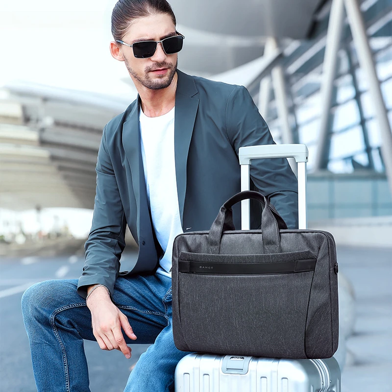 Men's computer portable thin notebook 15.6 inch business briefcase stylish simple versatile
Men's computer portable thin notebook 15.6 inch business briefcase stylish simple versatile