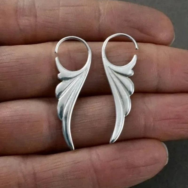Simple Fashion Silver Color Metal Geometry Carving Wing Dangle Earrings for Women Jewelry 
Simple Fashion Silver Color Metal Geometry Carving Wing Dangle Earrings for Women Jewelry