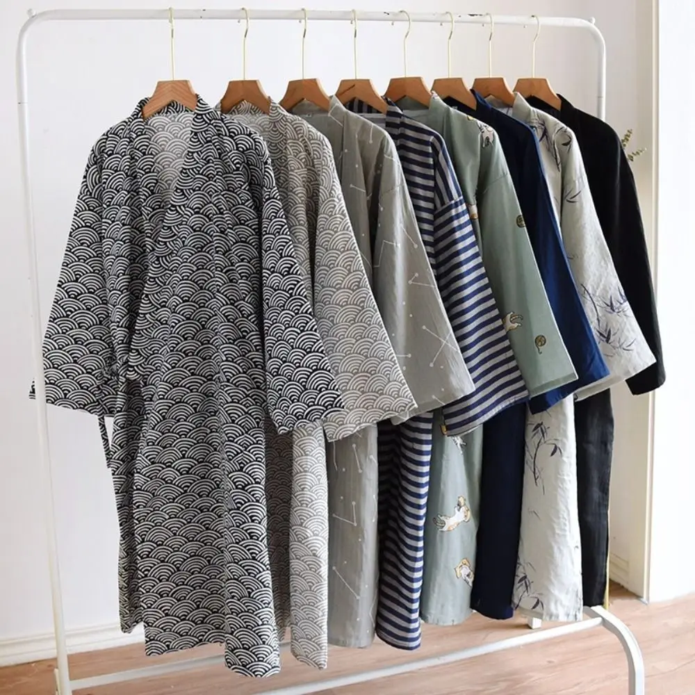 Nightdress V-Neck Men's Kimono Bathrobe Long Sleeve Thin Japanese-Style Yukata Casual Print Men's Hooded Robe for Spa
Nightdress V-Neck Men's Kimono Bathrobe Long Sleeve Thin Japanese-Style Yukata Casual Print Men's Hooded Robe for Spa