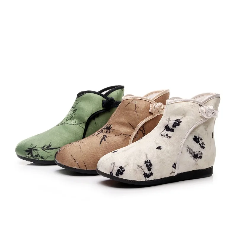 Vintage Style Embroidered Canvas Ankle Boots Women with Traditional Button Increasing Short Booties Comfortable Ladies Footwear
Vintage Style Embroidered Canvas Ankle Boots Women with Traditional Button Increasing Short Booties Comfortable Ladies Footwear