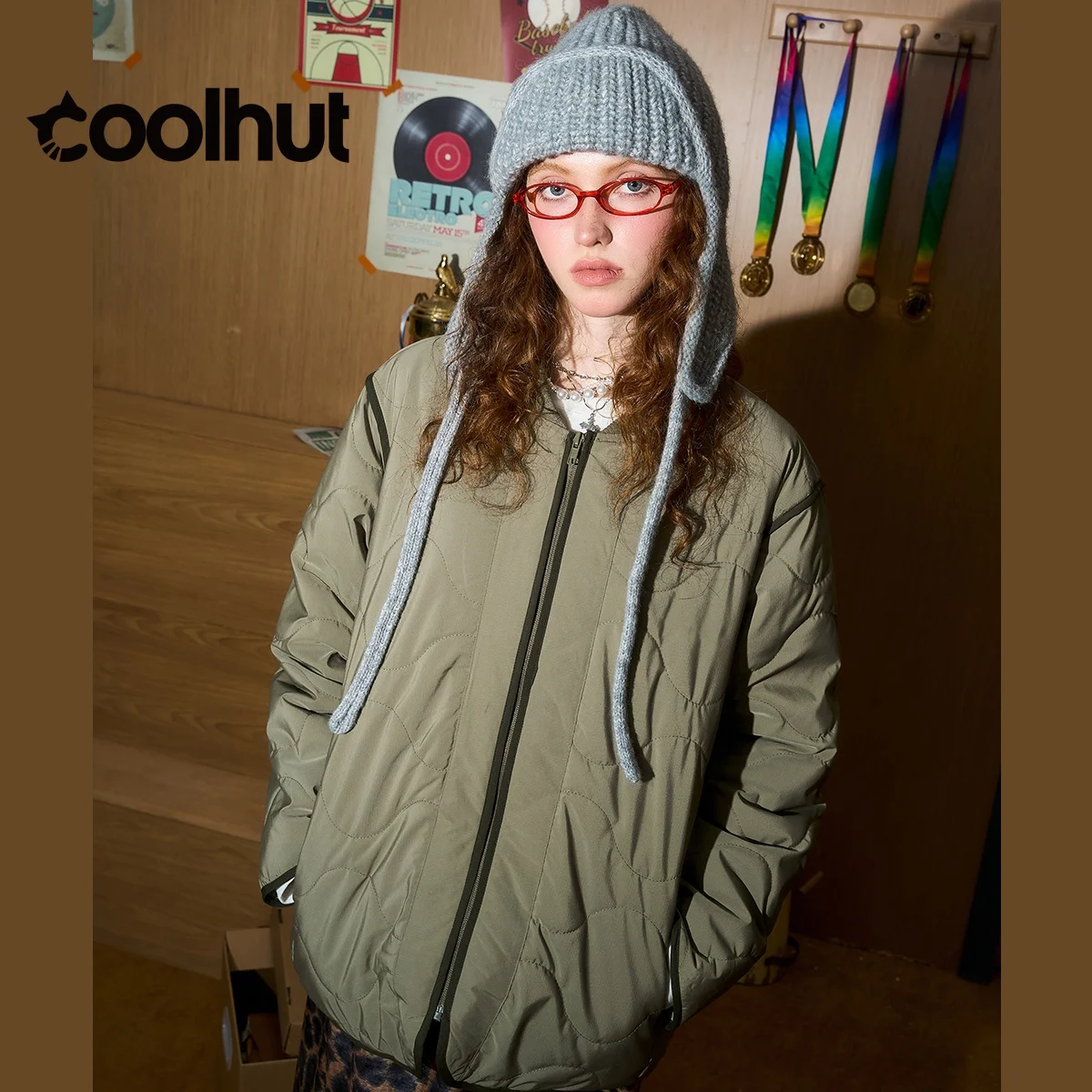 COOLHUT 2025 Vintage American Baseball Jacket Women's Winter Puffer Coat with Gourd Print Oversized Quilted Bomber Style Parka
COOLHUT 2025 Vintage American Baseball Jacket Women's Winter Puffer Coat with Gourd Print Oversized Quilted Bomber Style Parka