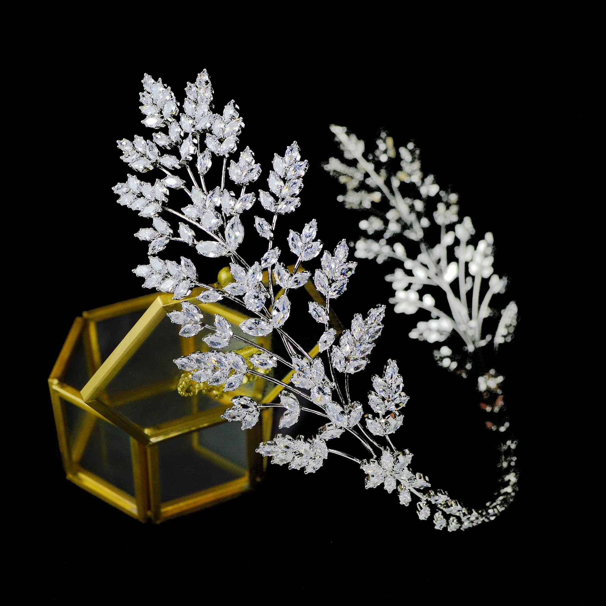 Luxury Bridal Headband For Wedding Hair Jewelry Headpieces Sliver Cubic Zirconia Bride Tiaras Women Diadem Party Bride Headdress
Luxury Bridal Headband For Wedding Hair Jewelry Headpieces Sliver Cubic Zirconia Bride Tiaras Women Diadem Party Bride Headdress