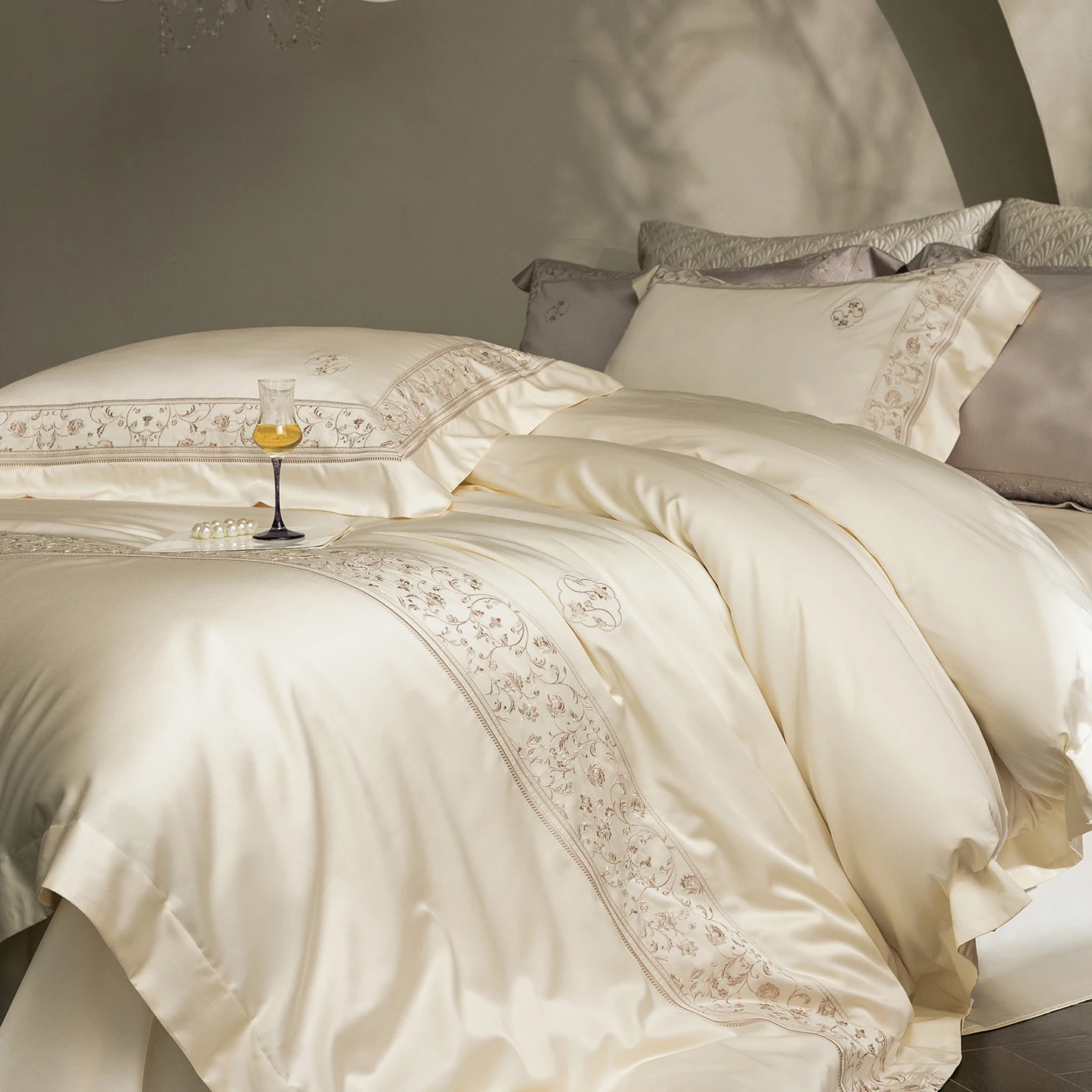 Premium 1000TC Egyptian Cotton Luxury Embroidery Bedding Set Soft Silky Duvet Cover Set Flat/Fitted Bed Sheet Pillowcases 4Pcs
Premium 1000TC Egyptian Cotton Luxury Embroidery Bedding Set Soft Silky Duvet Cover Set Flat/Fitted Bed Sheet Pillowcases 4Pcs