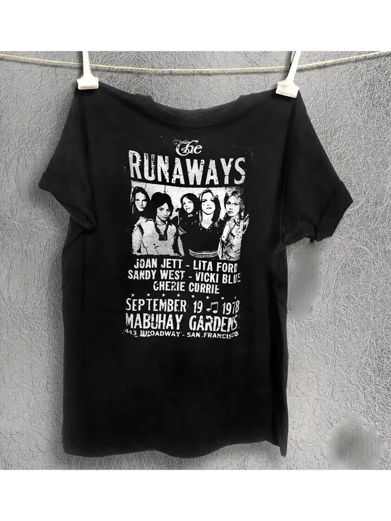 Vintage The Runaways Band Music Concert Cotton Black Unisex Shirt Female Clothing Clothes Men Kawaii Clothes Girl Clothes 
Vintage The Runaways Band Music Concert Cotton Black Unisex Shirt Female Clothing Clothes Men Kawaii Clothes Girl Clothes