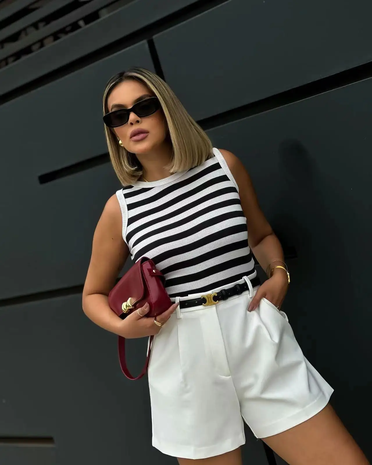 New Women's Casual Workwear High Waist Shorts Versatile Three-Quarter Spring Summer Fashion plus Size Shorts
New Women's Casual Workwear High Waist Shorts Versatile Three-Quarter Spring Summer Fashion plus Size Shorts