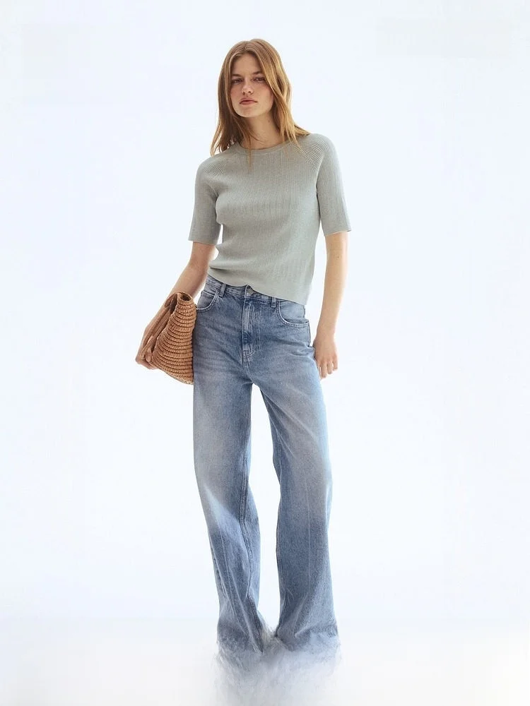 H&M Women's Slim Fit Knitted Short Sleeve T-Shirt Ribbed Casual Style Spring Collection 70% Viscose 30% Nylon Pure Color
H&M Women's Slim Fit Knitted Short Sleeve T-Shirt Ribbed Casual Style Spring Collection 70% Viscose 30% Nylon Pure Color