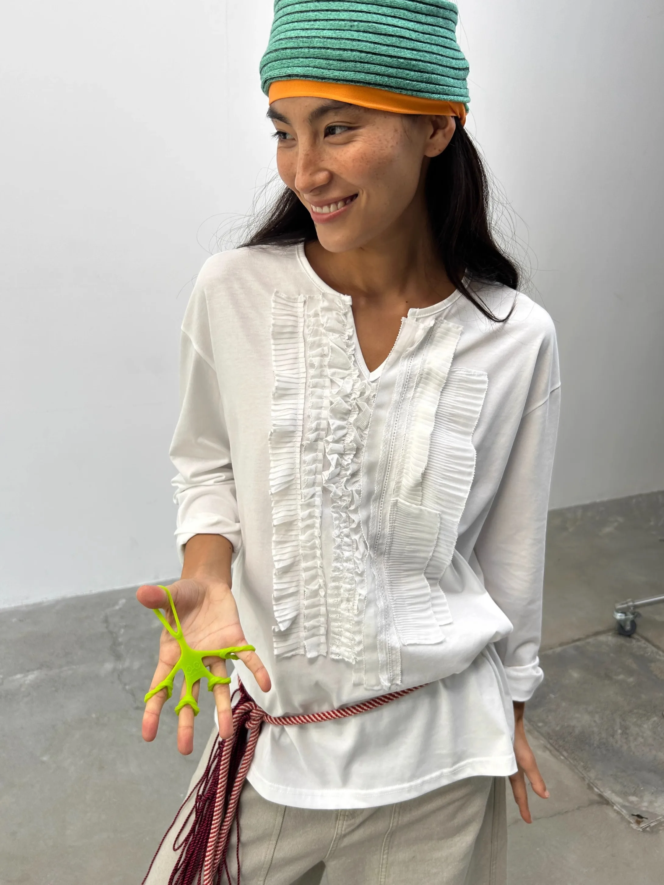 Женская хлопковая футболка Oinimi с кружевным подолом, свободного кроя, в стиле «поэт», с эффектом сминания, длинный рукав, летняя, однотонная, для повседневной носки
Женская хлопковая футболка Oinimi с кружевным подолом, свободного кроя, в стиле «поэт», с эффектом сминания, длинный рукав, летняя, однотонная, для повседневной носки