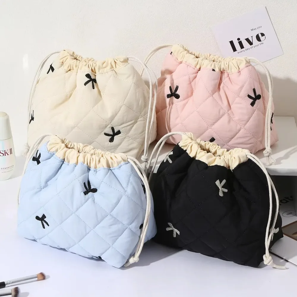 Creative Bowknot Drawstring Makeup Bag Lightweight Large Capacity Cosmetic Storage Bag Tote Bag
Creative Bowknot Drawstring Makeup Bag Lightweight Large Capacity Cosmetic Storage Bag Tote Bag