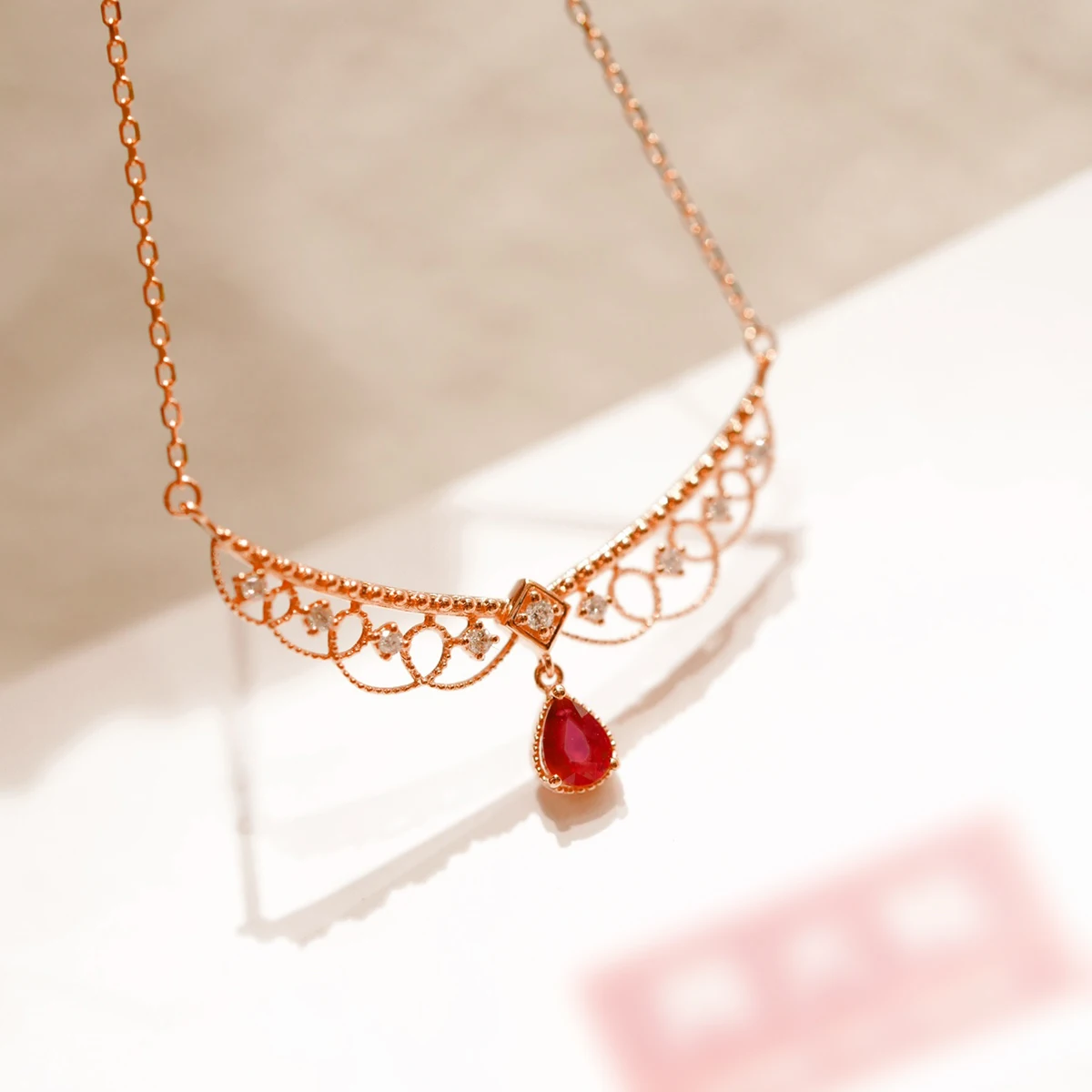 Vintage French hollow out gorgeous zircon sterling silver pendant necklace S925 women's necklace holiday gift
Vintage French hollow out gorgeous zircon sterling silver pendant necklace S925 women's necklace holiday gift