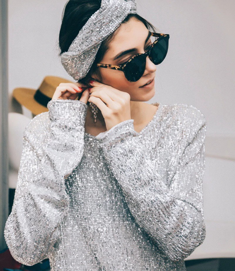 Zhou Dongyu 2026 New Spring Autumn Slim Fit round Neck Long Sleeve Sequin Embroidered Mesh Base Shirt Women's Fashion Top
Zhou Dongyu 2026 New Spring Autumn Slim Fit round Neck Long Sleeve Sequin Embroidered Mesh Base Shirt Women's Fashion Top