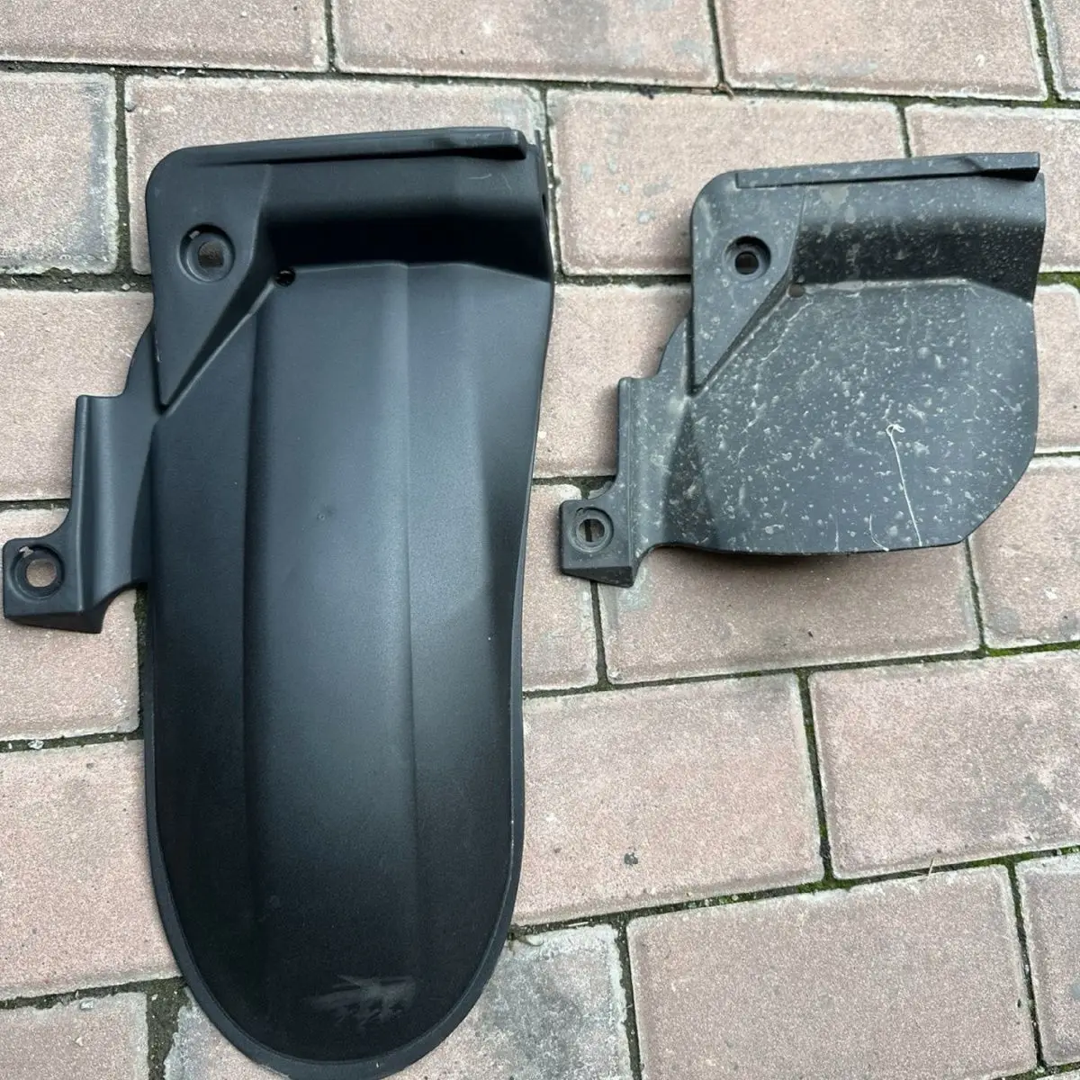 Suitable for Honda ADV350 ADV250 rear fender 2021-2024 modified motorcycle water retaining tile cover
Suitable for Honda ADV350 ADV250 rear fender 2021-2024 modified motorcycle water retaining tile cover