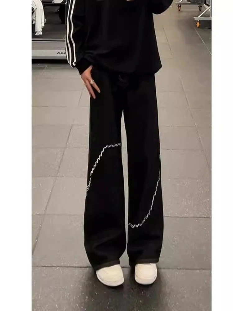 American High Street Chain Embroidery Black Knife Men's Jeans Wide Leg Straight Cut Design Sensation Loose Fit Jeans
American High Street Chain Embroidery Black Knife Men's Jeans Wide Leg Straight Cut Design Sensation Loose Fit Jeans