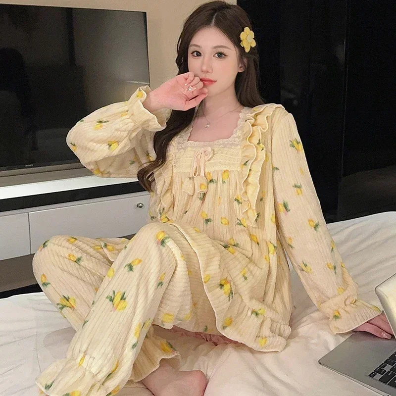 Зима 2025 года, толстые теплые фланелевые пижамные комплекты с длинными рукавами и принтом для женщин, корейские милые кружевные пижамы, домашняя одежда, домашняя одежда
Зима 2025 года, толстые теплые фланелевые пижамные комплекты с длинными рукавами и принтом для женщин, корейские милые кружевные пижамы, домашняя одежда, домашняя одежда