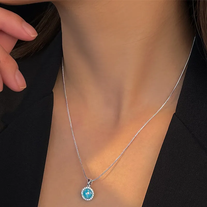 Fashion Crystal Circle Round Pendant Necklace for Women Silver Color Snake Chain Collar Neck Jewelry
Fashion Crystal Circle Round Pendant Necklace for Women Silver Color Snake Chain Collar Neck Jewelry