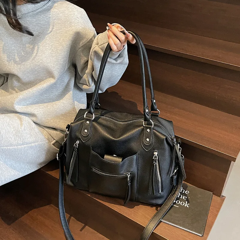 Tote bag, large capacity, women's high-end commuting single shoulder crossbody bag, versatile and fashionable
Tote bag, large capacity, women's high-end commuting single shoulder crossbody bag, versatile and fashionable
