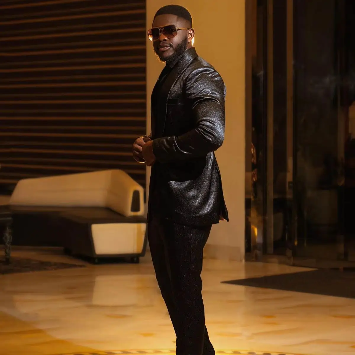 Brilliant Men's Slim Fit Suit Lapel Single Breasted Wedding Men Suits 2 Pieces Blazer Pant for Wedding Business Party Customized
Brilliant Men's Slim Fit Suit Lapel Single Breasted Wedding Men Suits 2 Pieces Blazer Pant for Wedding Business Party Customized