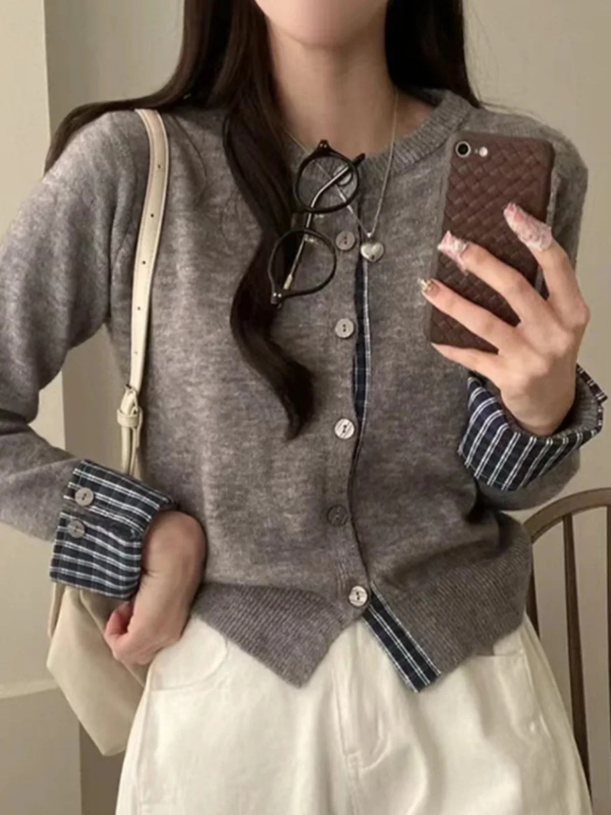 Korean Sle Plaid Splicing Knitted Sweater Women's round Ne Versatile Best Selling High End Feeling Cardigan Long Sve S...
Korean Sle Plaid Splicing Knitted Sweater Women's round Ne Versatile Best Selling High End Feeling Cardigan Long Sve S...