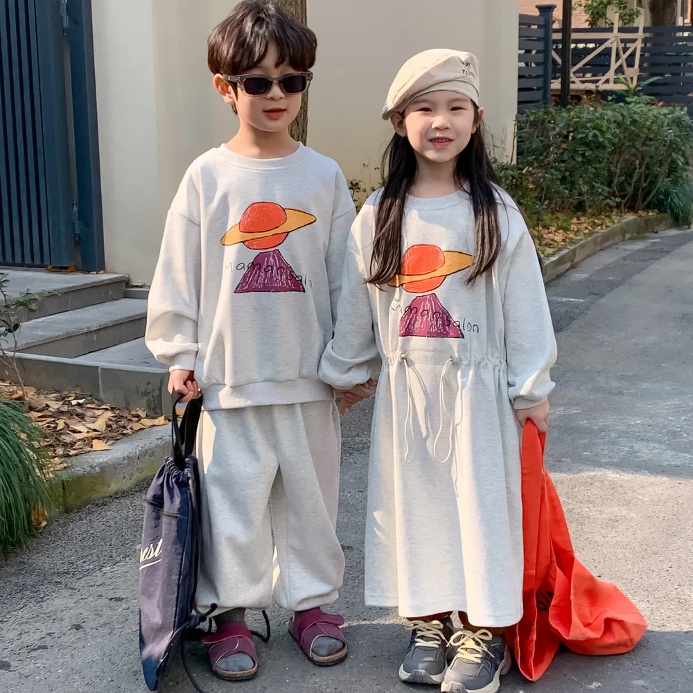 Spring 2024 Siblings Clothes Boys airship printing clothes set Girls long style Drawstring dress
Spring 2024 Siblings Clothes Boys airship printing clothes set Girls long style Drawstring dress