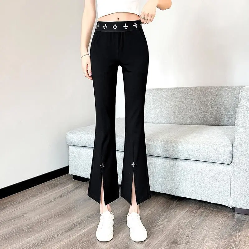 Весенне-летние женские брюки микро-клеш, модные повседневные брюки для работы, с низкой талией, из ПВХ-материала, для женщин среднего возраста
Весенне-летние женские брюки микро-клеш, модные повседневные брюки для работы, с низкой талией, из ПВХ-материала, для женщин среднего возраста