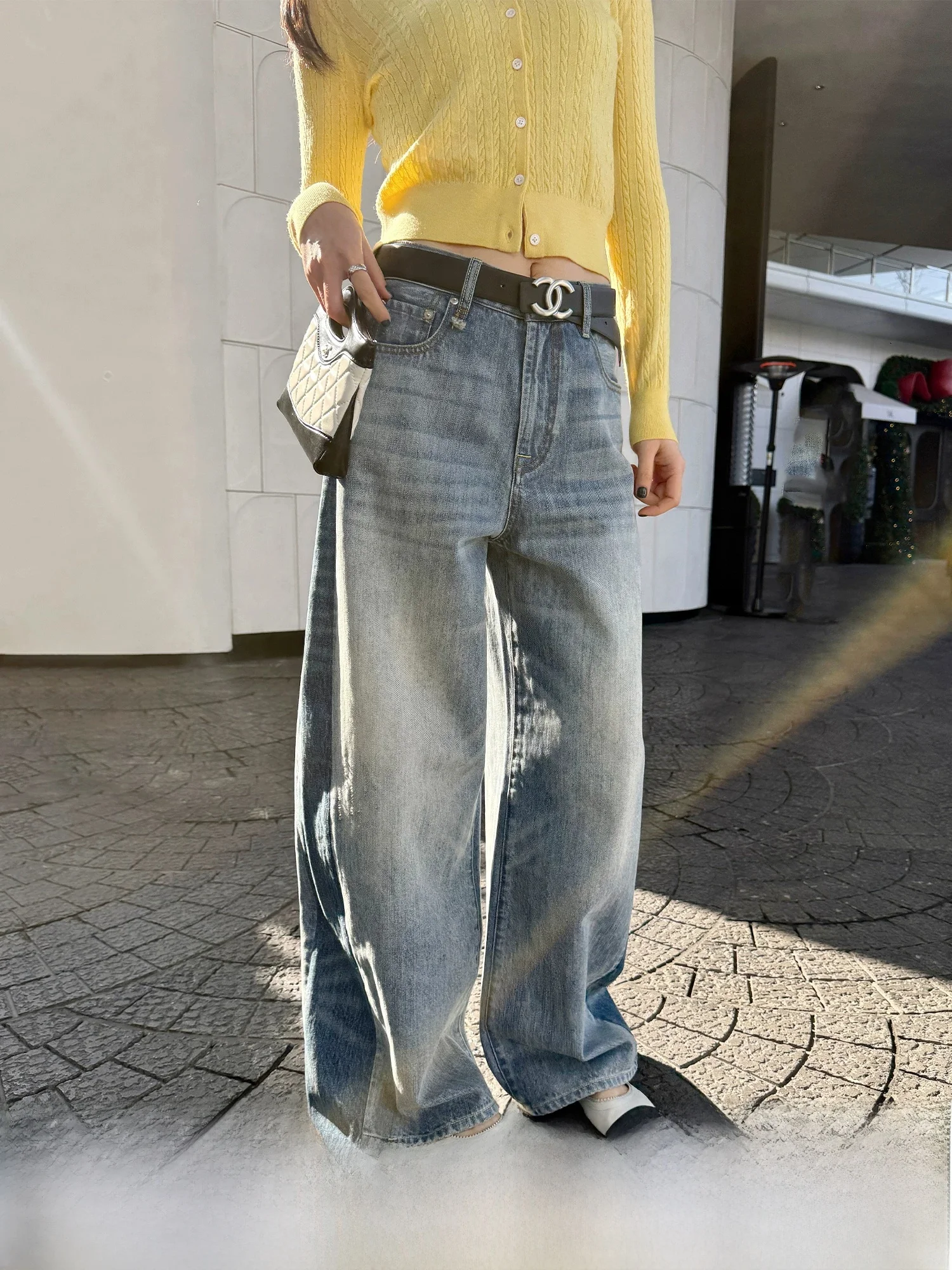 Fashionable Street Style High Waist Cotton Denim Jeans Women's Side Color Block Wide Leg Pants Casual Worn Look Jeans
Fashionable Street Style High Waist Cotton Denim Jeans Women's Side Color Block Wide Leg Pants Casual Worn Look Jeans