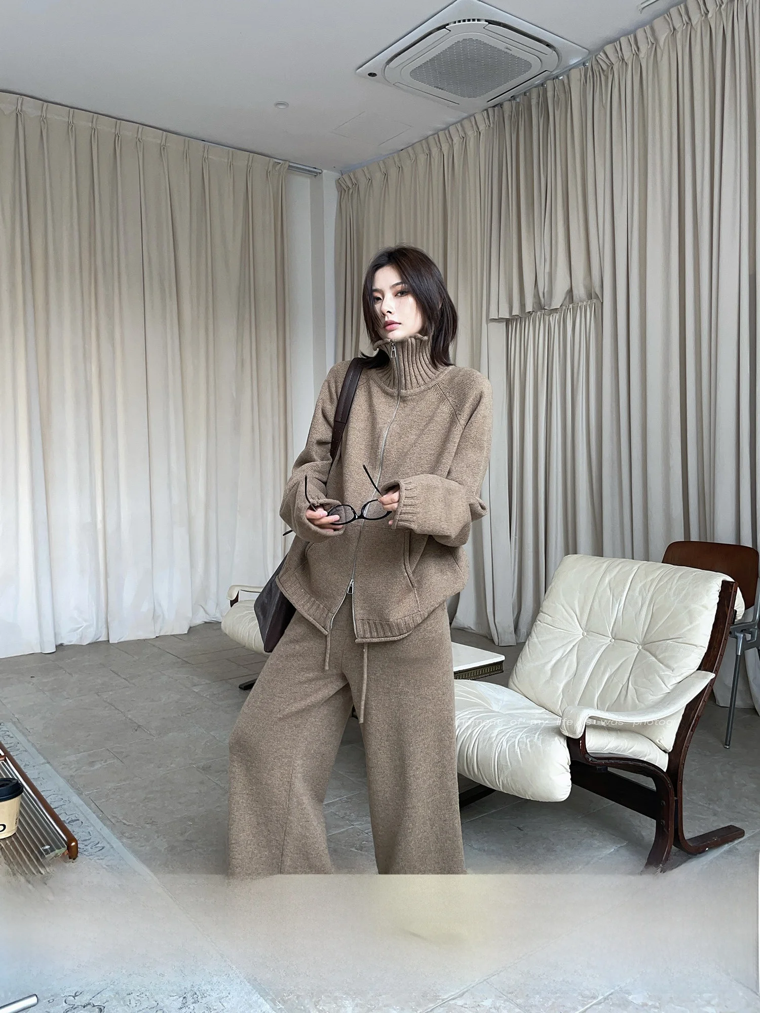 JCCC adow Hazelnut Whispers Khaki Zipper Sweatirt And Casual Pants Knitted Set Two-Piece Set Leisure Faion Women's Wear
JCCC adow Hazelnut Whispers Khaki Zipper Sweatirt And Casual Pants Knitted Set Two-Piece Set Leisure Faion Women's Wear