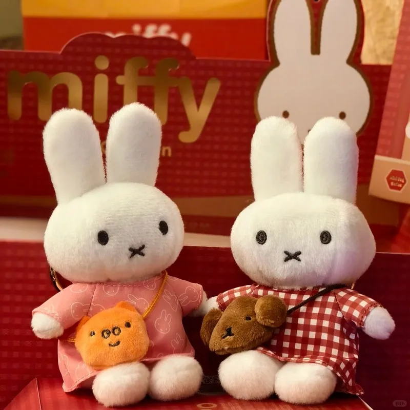 【В наличии】Официальная серия Vipo X Miffy Travel — модная подвеска для сумки, коллекционный подарок Miffy Bunny.
【В наличии】Официальная серия Vipo X Miffy Travel — модная подвеска для сумки, коллекционный подарок Miffy Bunny.