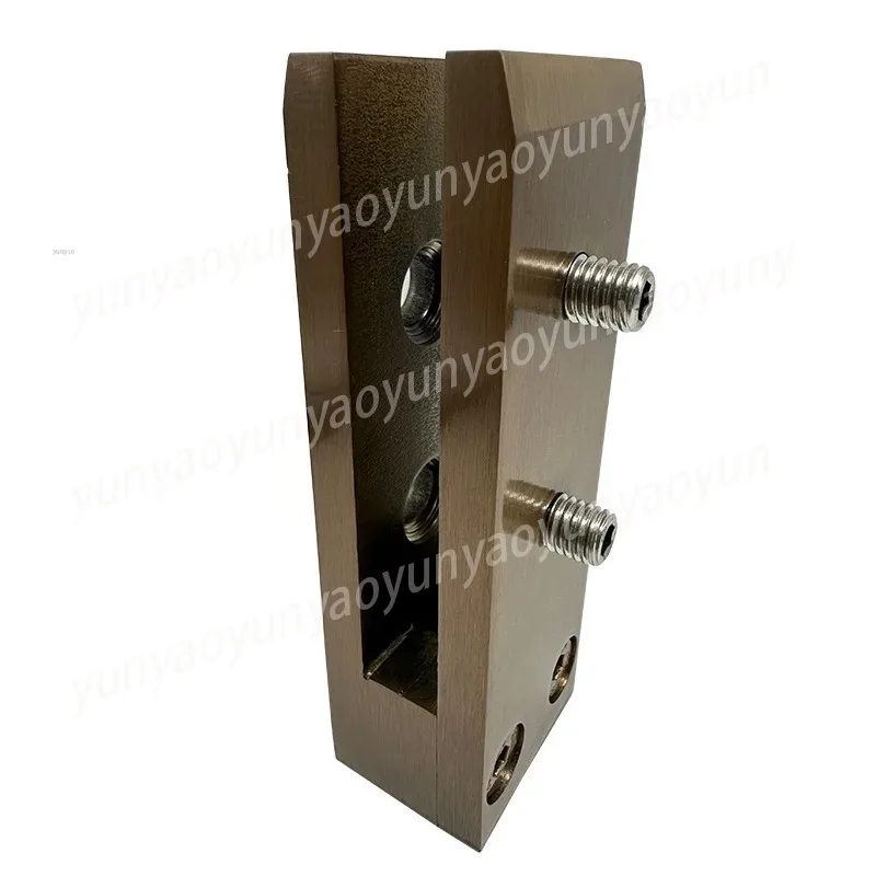 Stair glass fixing clip, solid side-mounted glass clip, corridor fence handrail, safety fence accessories
Stair glass fixing clip, solid side-mounted glass clip, corridor fence handrail, safety fence accessories