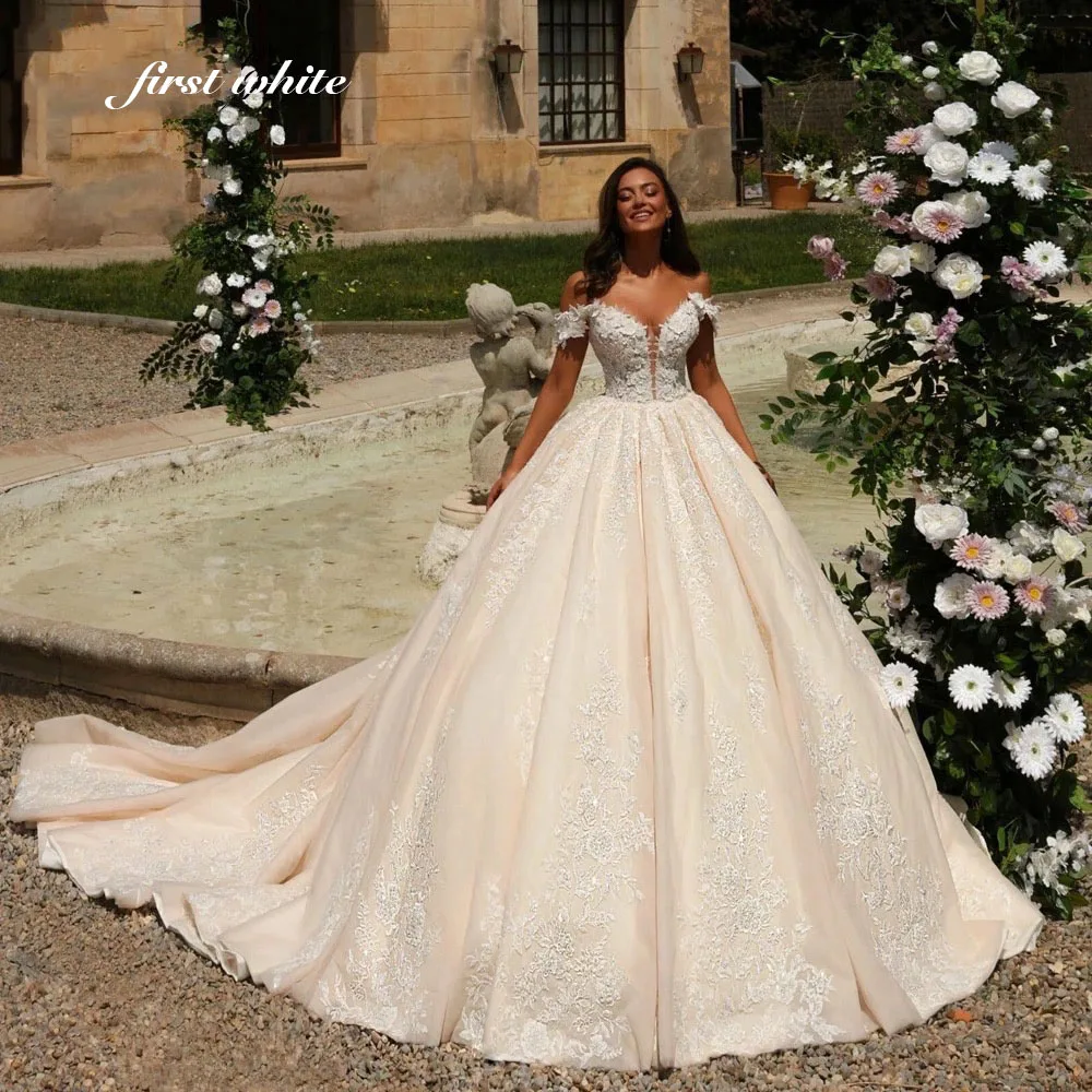 Иллюзионные свадебные платья с вырезом лодочкой по индивидуальному заказу, расшитые бисером, бальное платье, кружевные свадебные платья, Vestidos de novia
Иллюзионные свадебные платья с вырезом лодочкой по индивидуальному заказу, расшитые бисером, бальное платье, кружевные свадебные платья, Vestidos de novia