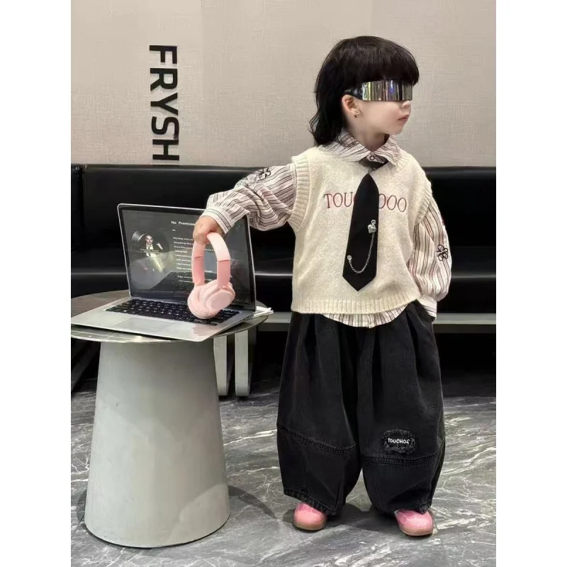 Детский комплект в британском стиле 90-150 см, весна-осень, новый стиль, рубашка с мультяшными полосками, жилет, повседневные брюки, комплект из 3 предметов для мальчиков
Детский комплект в британском стиле 90-150 см, весна-осень, новый стиль, рубашка с мультяшными полосками, жилет, повседневные брюки, комплект из 3 предметов для мальчиков