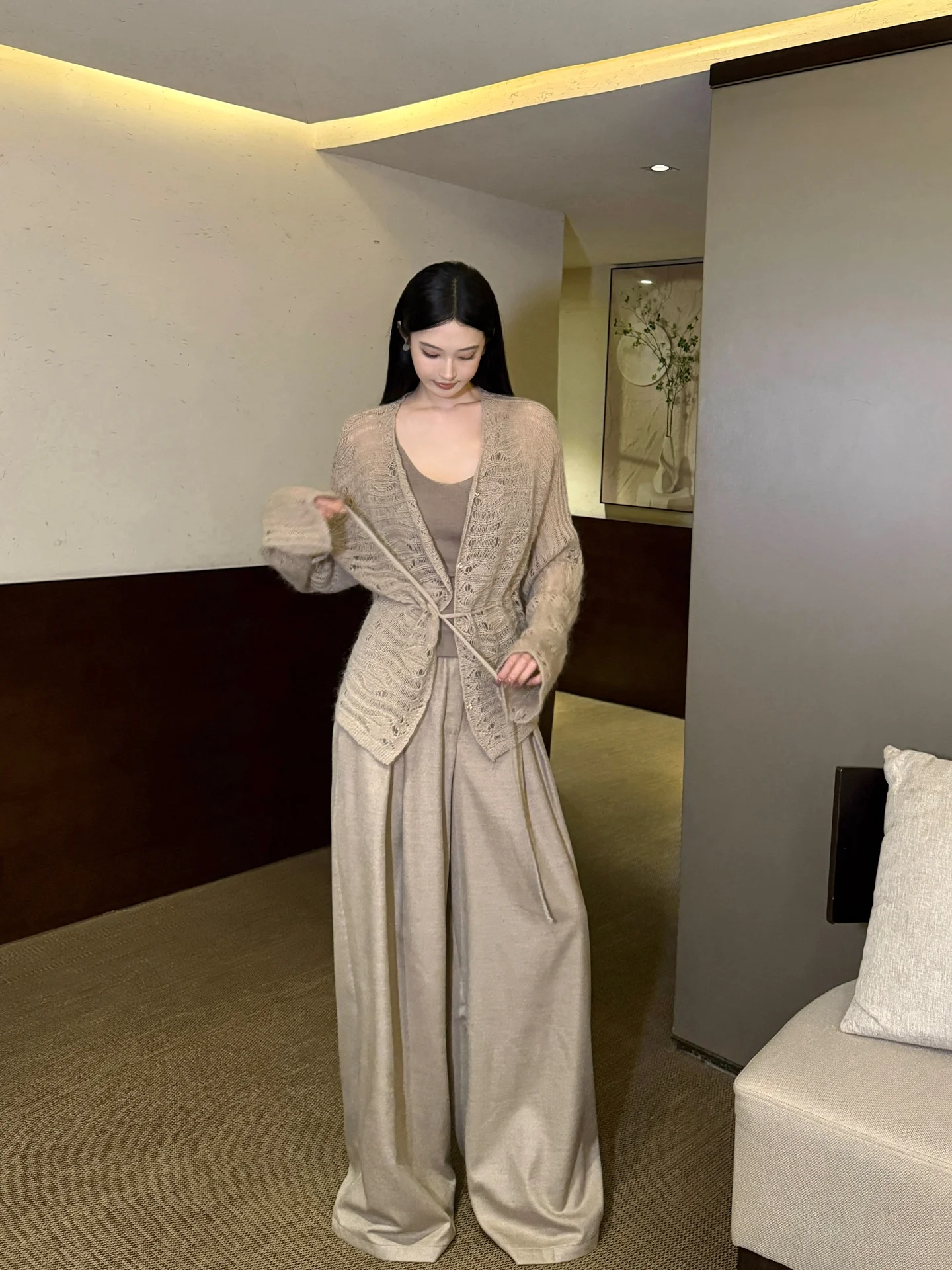 ALIN Lightweight Mixed Knitted Sweater Women's Hollow V-ne Dstring Top Casual Sle Long Sve Loose Fit Knitted Wool B...
ALIN Lightweight Mixed Knitted Sweater Women's Hollow V-ne Dstring Top Casual Sle Long Sve Loose Fit Knitted Wool B...