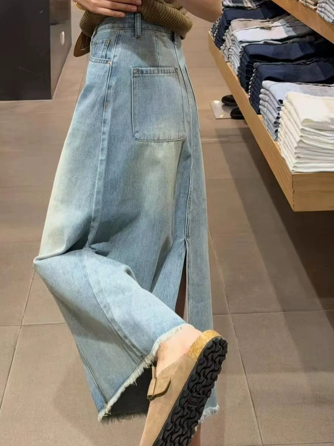 Light Blue A-Line Denim Skirt Women's High Waist Cotton Casual Back Split Brand New 2026 Spring Summer Fashion Commute Style
Light Blue A-Line Denim Skirt Women's High Waist Cotton Casual Back Split Brand New 2026 Spring Summer Fashion Commute Style