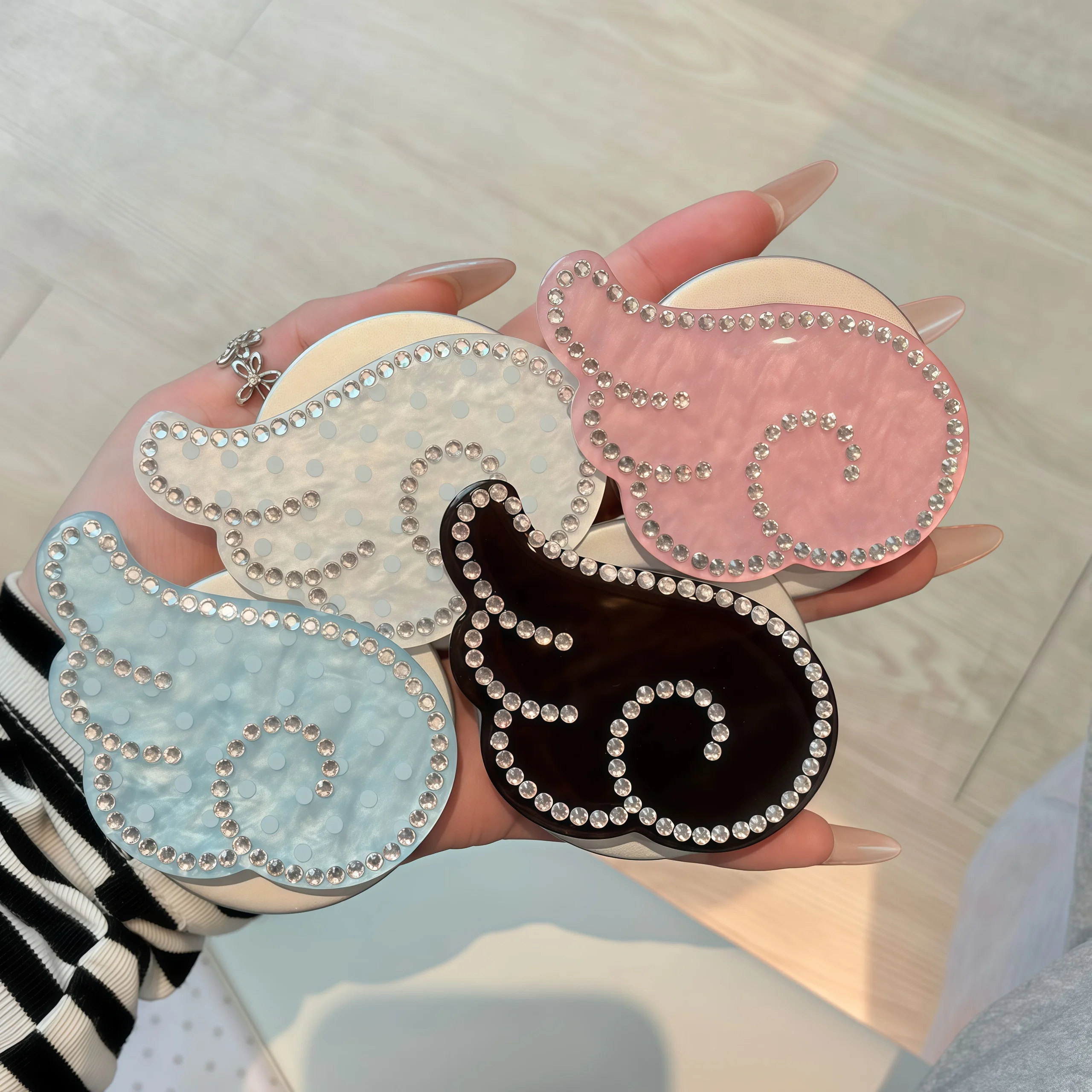 Sweet Angel Wing Rhinestone Phone Grip Tok For Magnetic For MagSafe Foldable Stand Multicolor Lazy Phone Stand Accessories
Sweet Angel Wing Rhinestone Phone Grip Tok For Magnetic For MagSafe Foldable Stand Multicolor Lazy Phone Stand Accessories
