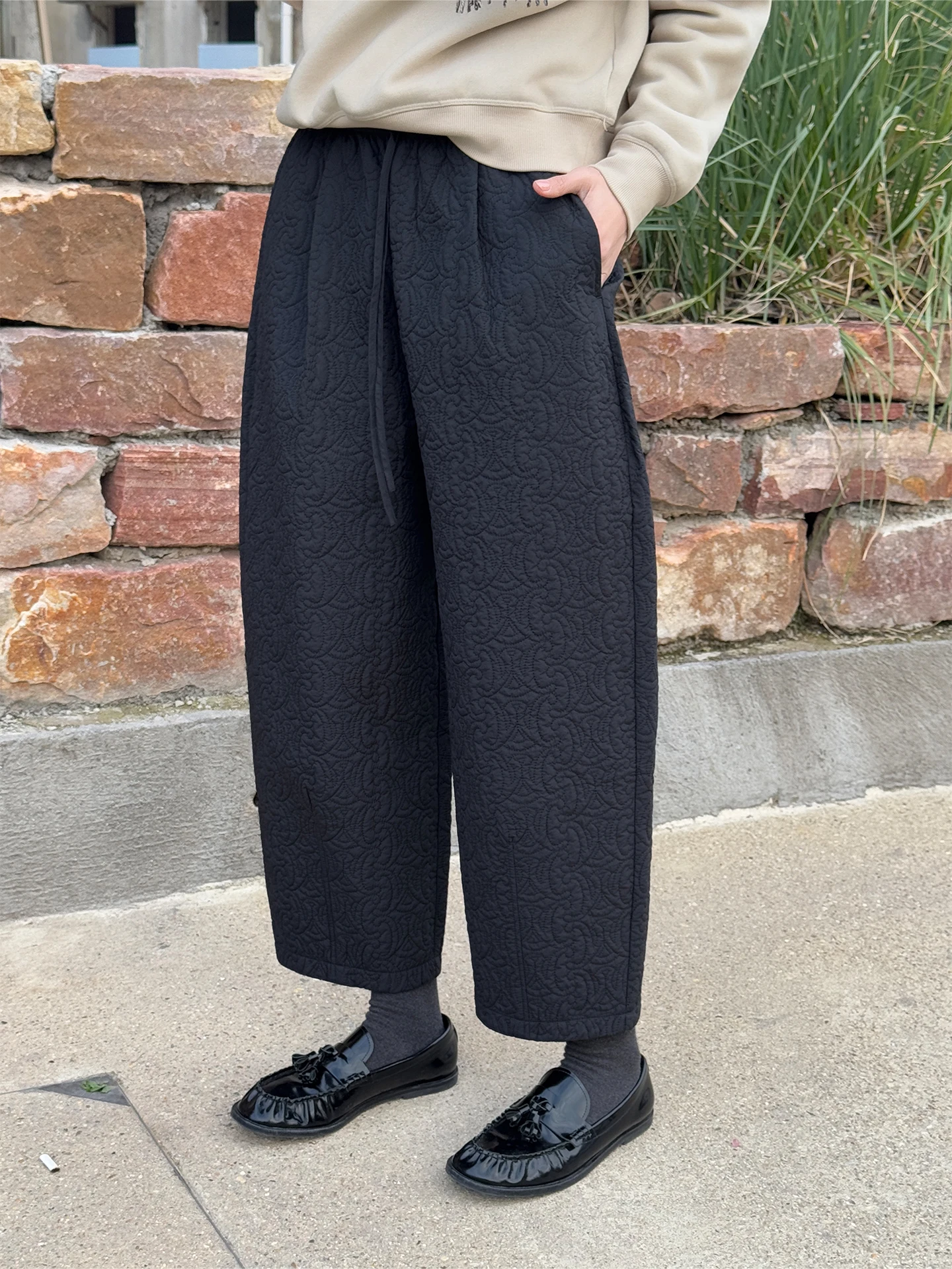 Женские повседневные брюки Bla с эластичным поясом, новинка 2025 года, зимние, свободного кроя, с широкими штанинами, простой дизайн
Женские повседневные брюки Bla с эластичным поясом, новинка 2025 года, зимние, свободного кроя, с широкими штанинами, простой дизайн