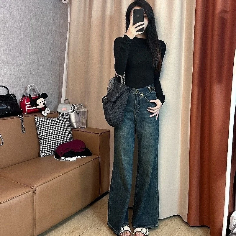 Джинсы женские с высокой талией, широкими штанинами и расклешенным низом, свободного кроя, стройнящие, универсальные, в стиле ретро, длинные, из смесового хлопка и полиэстера, деним
Джинсы женские с высокой талией, широкими штанинами и расклешенным низом, свободного кроя, стройнящие, универсальные, в стиле ретро, длинные, из смесового хлопка и полиэстера, деним