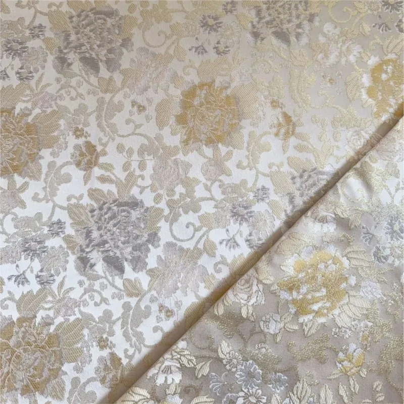 New Chinese-style waistcoat and cheongsam fabric pillow with golden thread pastoral style jacquard
New Chinese-style waistcoat and cheongsam fabric pillow with golden thread pastoral style jacquard