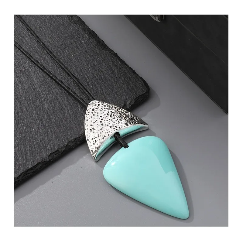 Wind Geometric Pendant Sweater Chain Female Long Style Personalized Contrasting Color Water Drop Necklace Light Luxury Fashion J
Wind Geometric Pendant Sweater Chain Female Long Style Personalized Contrasting Color Water Drop Necklace Light Luxury Fashion J