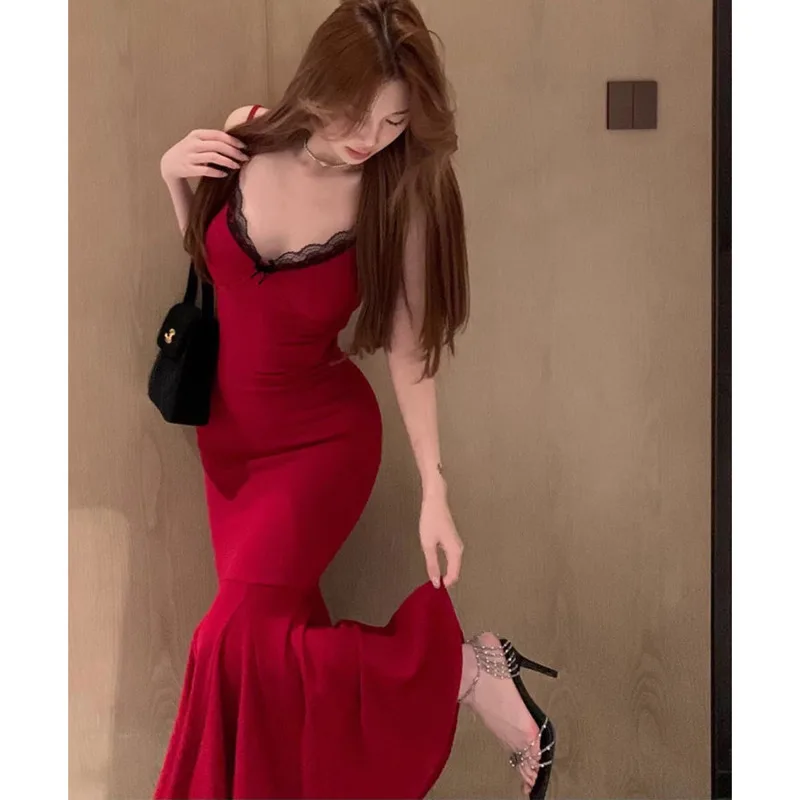 Sexy Red V-neck Strap Dress Women's Fashion Splicing Black Lace Waist Long Dresses Spring New Hot Girl Fish Tail Birthday Robes
Sexy Red V-neck Strap Dress Women's Fashion Splicing Black Lace Waist Long Dresses Spring New Hot Girl Fish Tail Birthday Robes