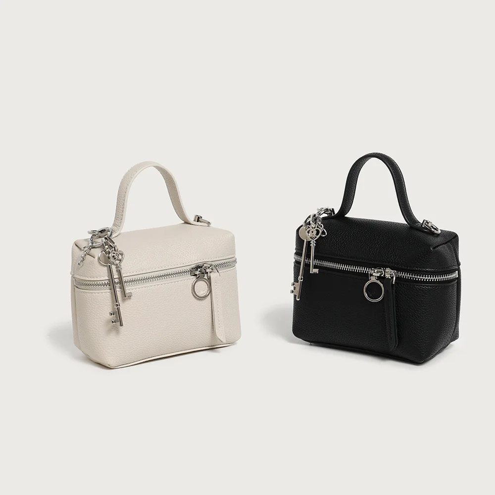 New Key Zipper Cosmetic Box Trendy Aesthetic Messenger Square Vintage Y2k Shoulder Crossbody High Quality Party Bag For Women
New Key Zipper Cosmetic Box Trendy Aesthetic Messenger Square Vintage Y2k Shoulder Crossbody High Quality Party Bag For Women