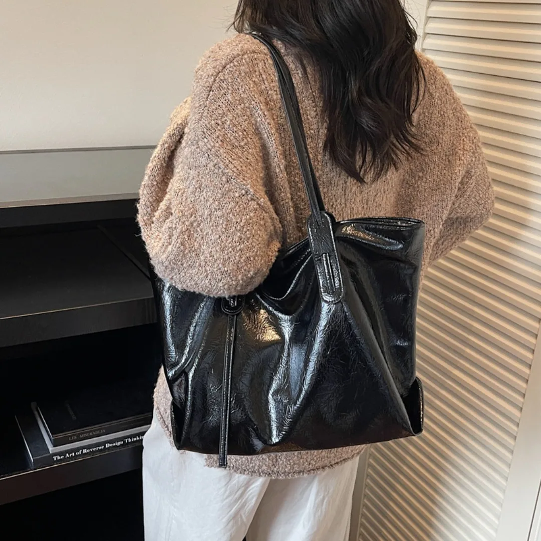 Хит продаж, новая сумка большой вместимости, высококачественная повседневная сумка в европейском и американском стиле в стиле ретро, модная женская сумка на одно плечо
Хит продаж, новая сумка большой вместимости, высококачественная повседневная сумка в европейском и американском стиле в стиле ретро, модная женская сумка на одно плечо