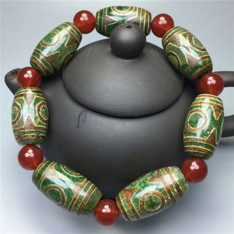 Natural Dzi Bead Green Tibetan Bracelet Bracelet, Fashionable and Versatile Ethnic Style Jewelry.
Natural Dzi Bead Green Tibetan Bracelet Bracelet, Fashionable and Versatile Ethnic Style Jewelry.