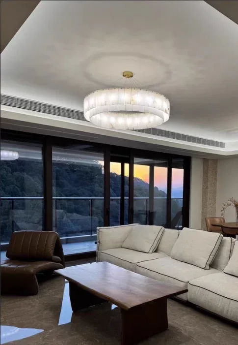 Villa Living Room Large Chandelier Staircase Hollow Mezzanine Light Luxury 2026 New Model Duplex Crystal Chandelier High Ceiling
Villa Living Room Large Chandelier Staircase Hollow Mezzanine Light Luxury 2026 New Model Duplex Crystal Chandelier High Ceiling