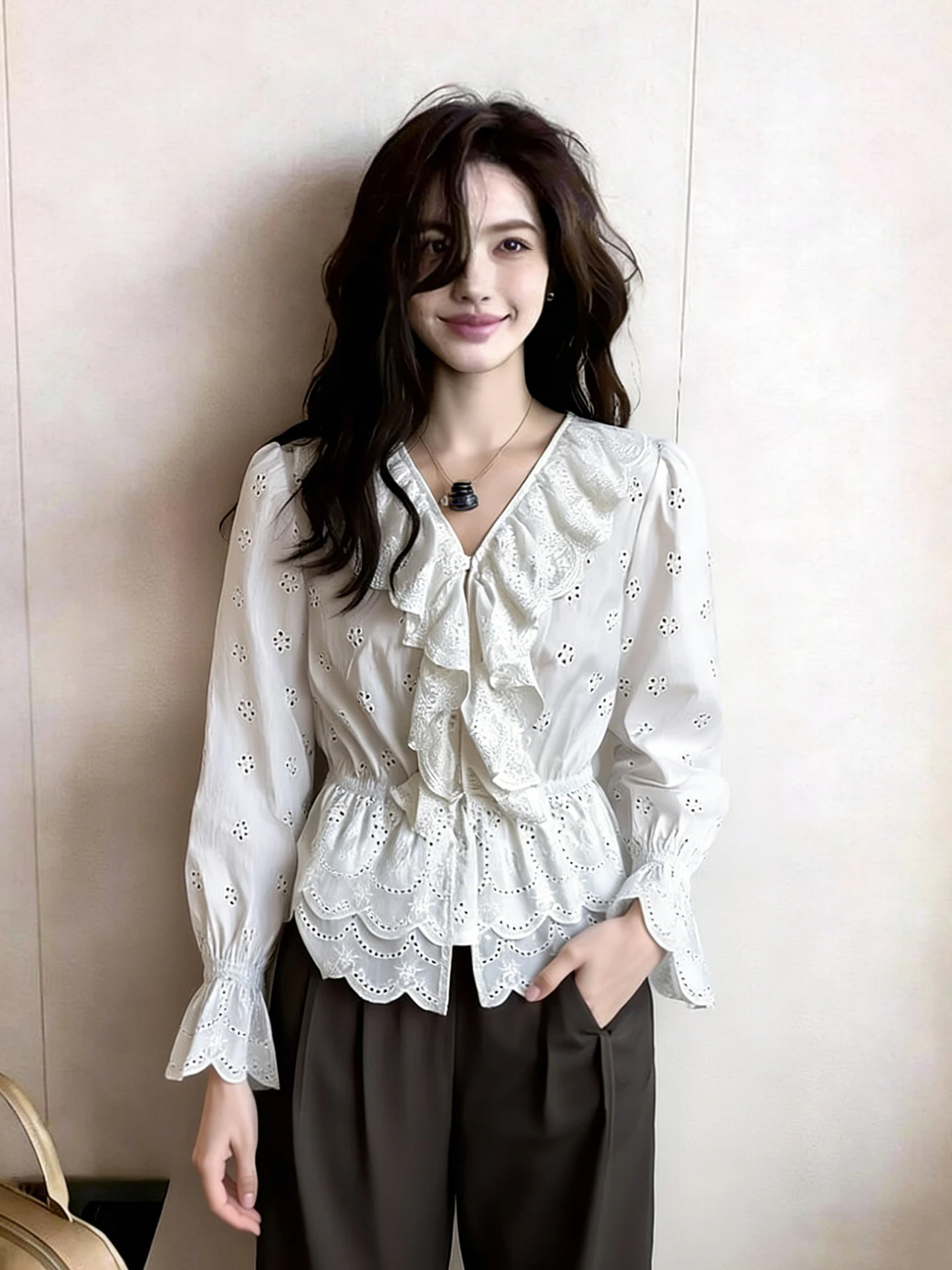 Elegant V-Neck Shirt Women's Slim Fit Hollow out Bell Sleeve Fashion Top Ageless Spring Fashion Garment Quality Blouse
Elegant V-Neck Shirt Women's Slim Fit Hollow out Bell Sleeve Fashion Top Ageless Spring Fashion Garment Quality Blouse