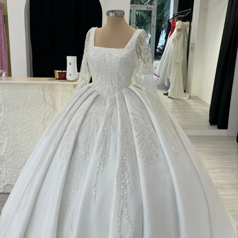 White Elegant Sweetheart Ball Gown Glitter Wedding Dress With Decoration Slit A-line Skirt Bridal Gowns Customized
White Elegant Sweetheart Ball Gown Glitter Wedding Dress With Decoration Slit A-line Skirt Bridal Gowns Customized