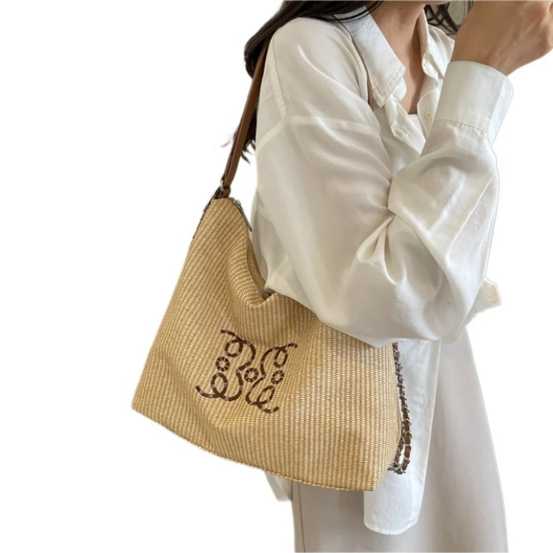 Fashion straw large capacity bag female 2025 summer new single shoulder bag beach travel woven commuter shoulder bags
Fashion straw large capacity bag female 2025 summer new single shoulder bag beach travel woven commuter shoulder bags